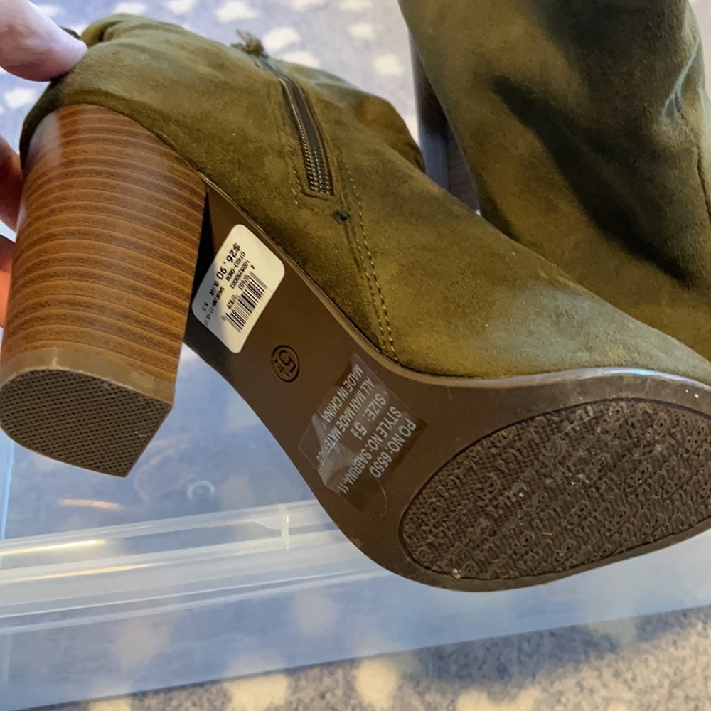 Army Green Suede Booties 5.5; Barely Worn Open Toe - image 3